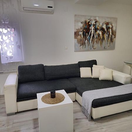 Apartment Aria Vinkovci Ngoại thất bức ảnh
