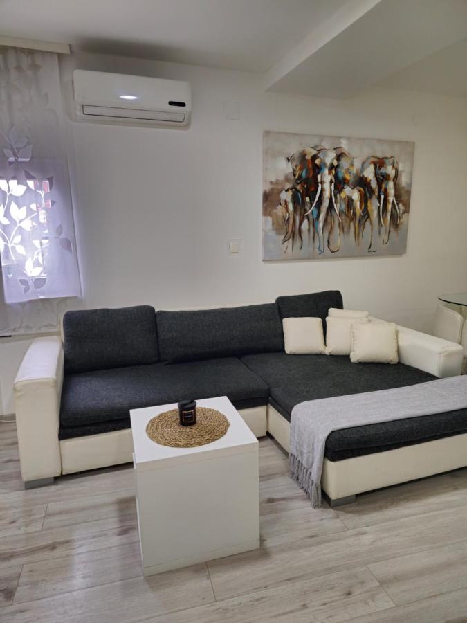 Apartment Aria Vinkovci Ngoại thất bức ảnh